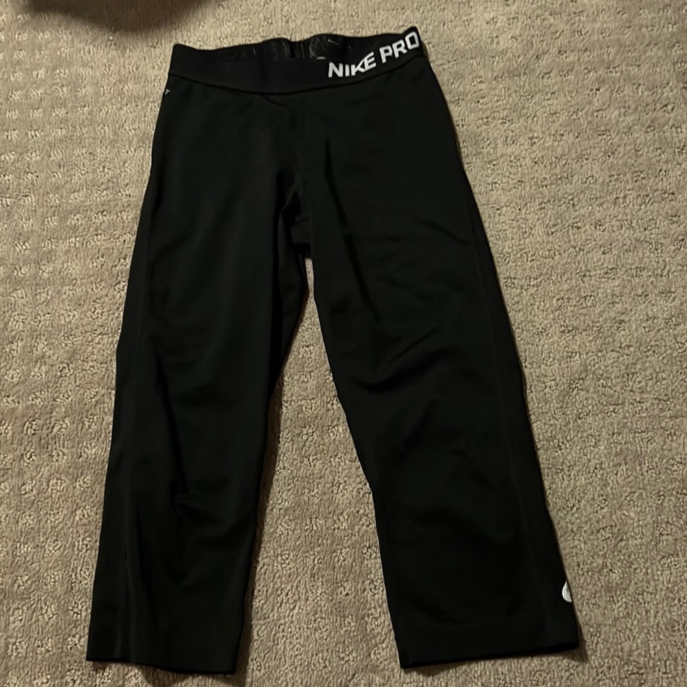 Nike pro cropped dry fit